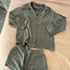 MOVING SALE! Jenni Kayne Playa Pajama Set 100% Cotton Olive Green